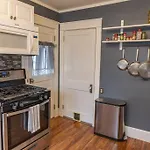 Single Family W/ Fenced In Yard