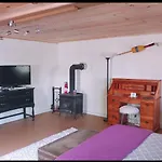 Guest Space On The Portland Peninsula