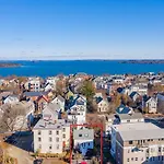 A Peaceful Oasis On Munjoy Hill - 4Br2Ba House & Parking
