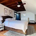 Large West End Penthouse Walk To Old Port W/Parking