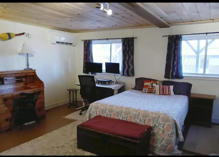 Guest Space On The Portland Peninsula
