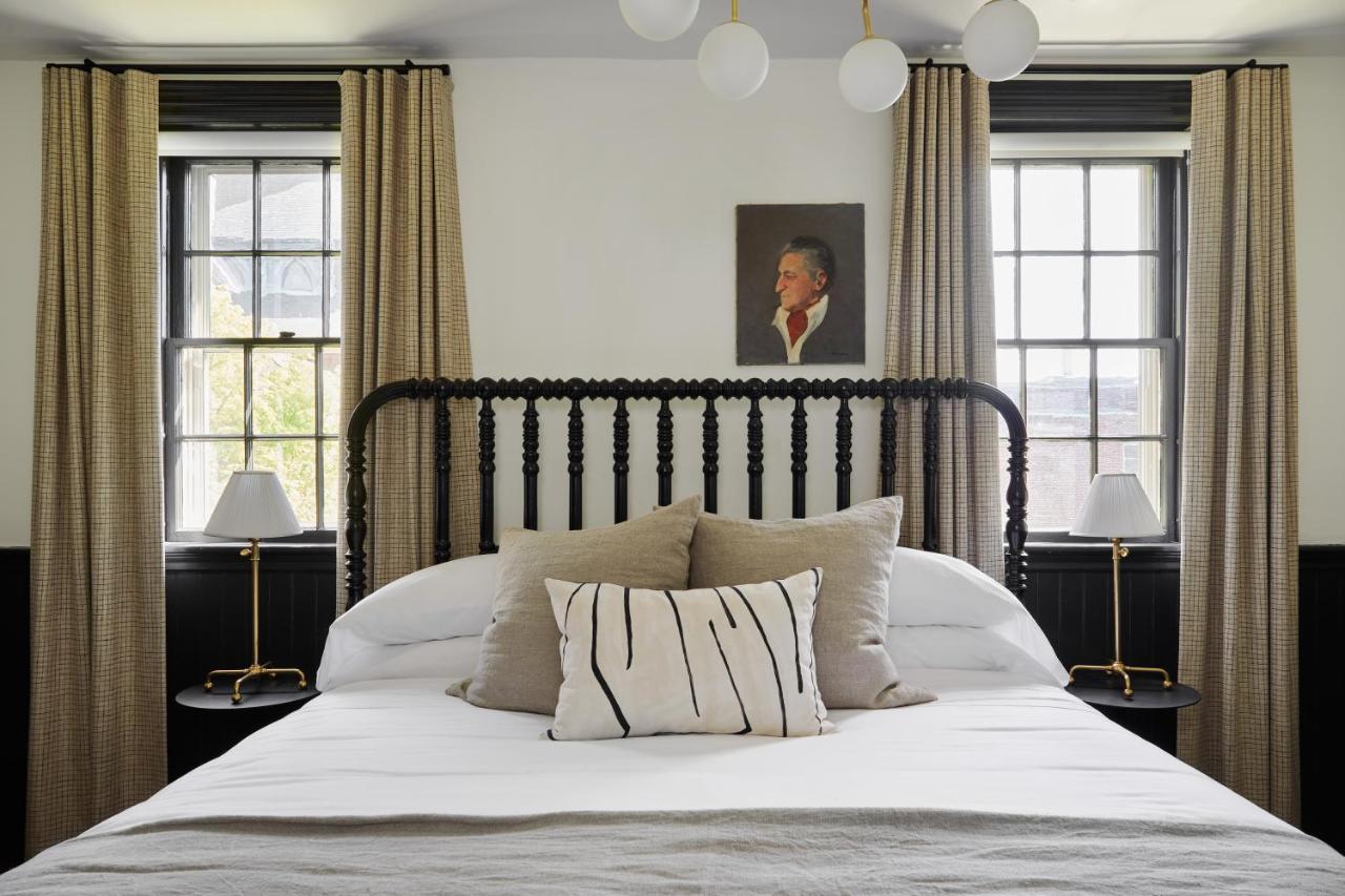 Blind Tiger - Danforth Street 4* Portland