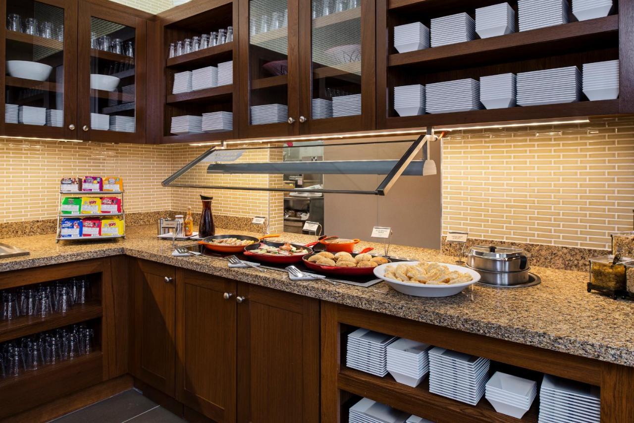 Hotel Hyatt Place Downtown - Old Port Square 3*