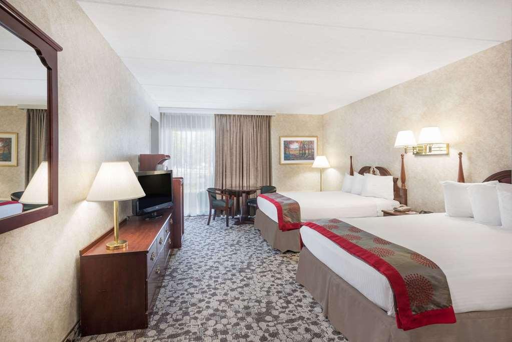 Ramada Plaza By Wyndham 3*