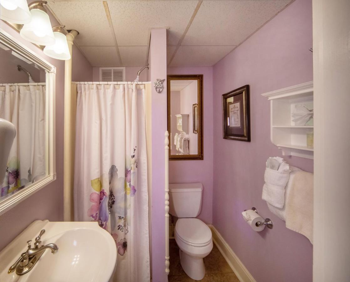 Inn At St John In-town 3*