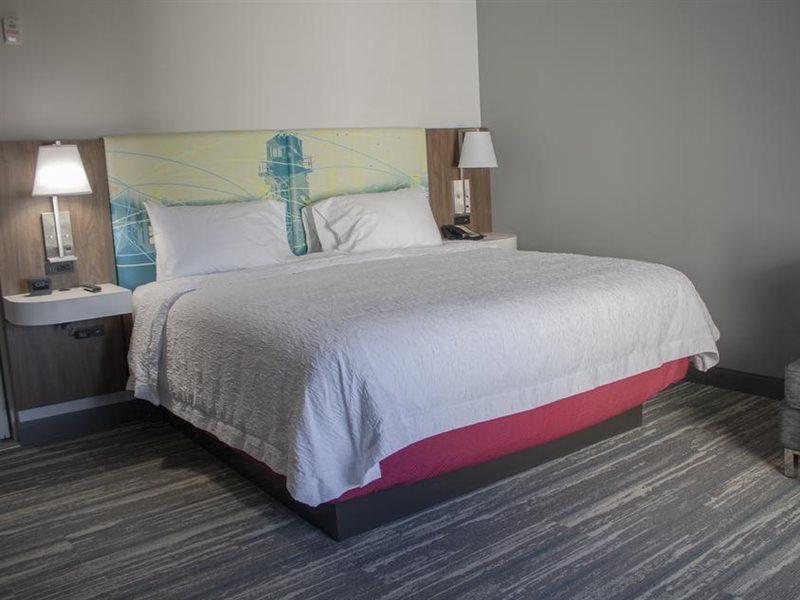Hampton & West Hotel