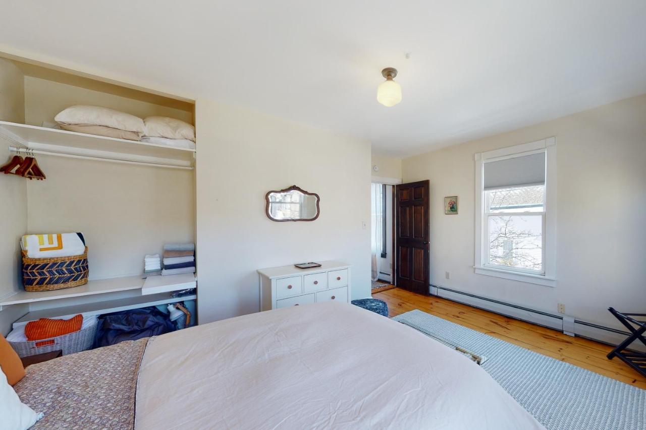 Sunny East Ender Holiday home