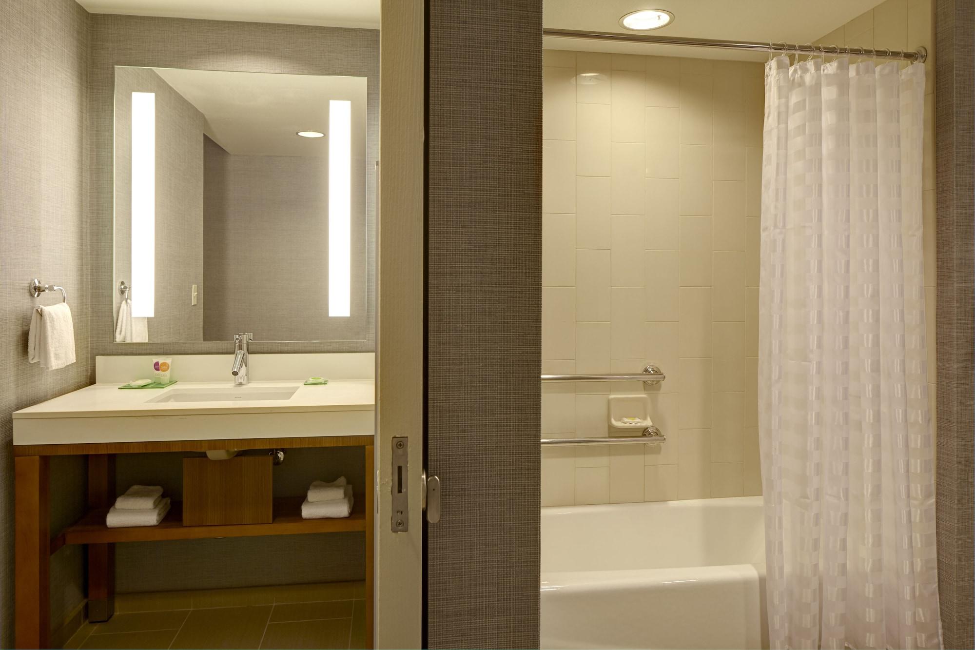 Hotel Hyatt Place Downtown - Old Port Square