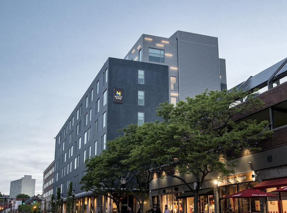 Hyatt Place Downtown - Old Port Square