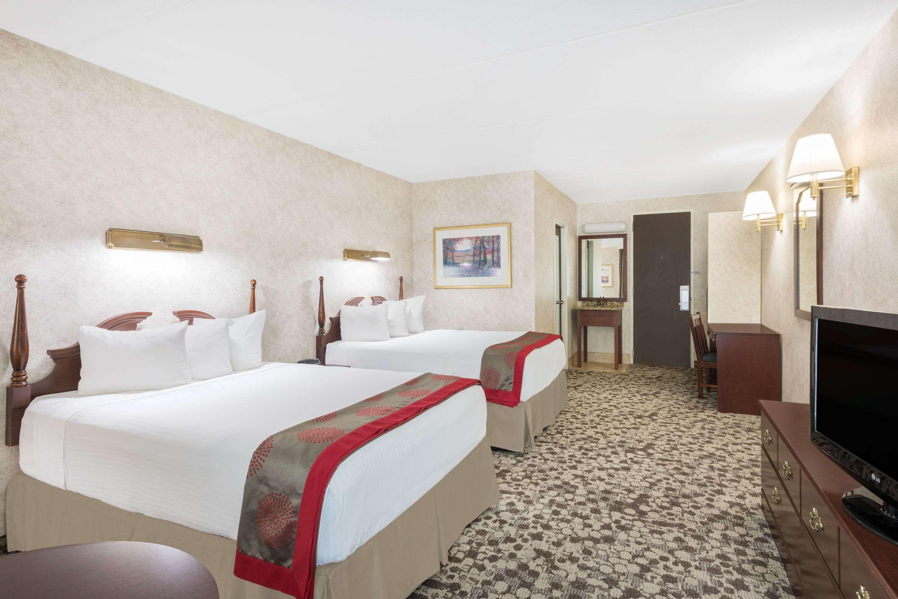 Ramada Plaza By Wyndham Hotel 3*