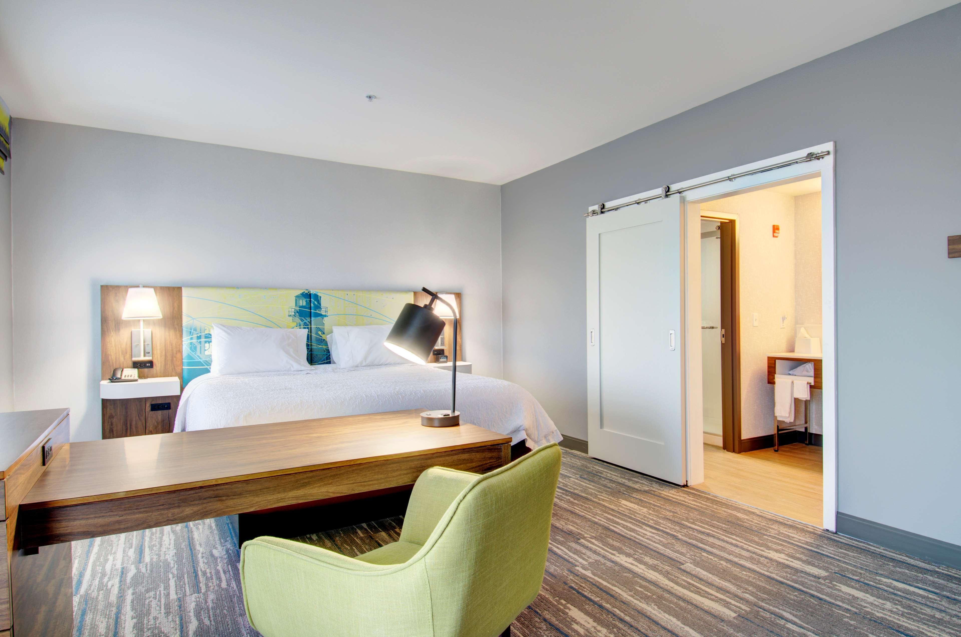 Hotel Hampton & West 3*