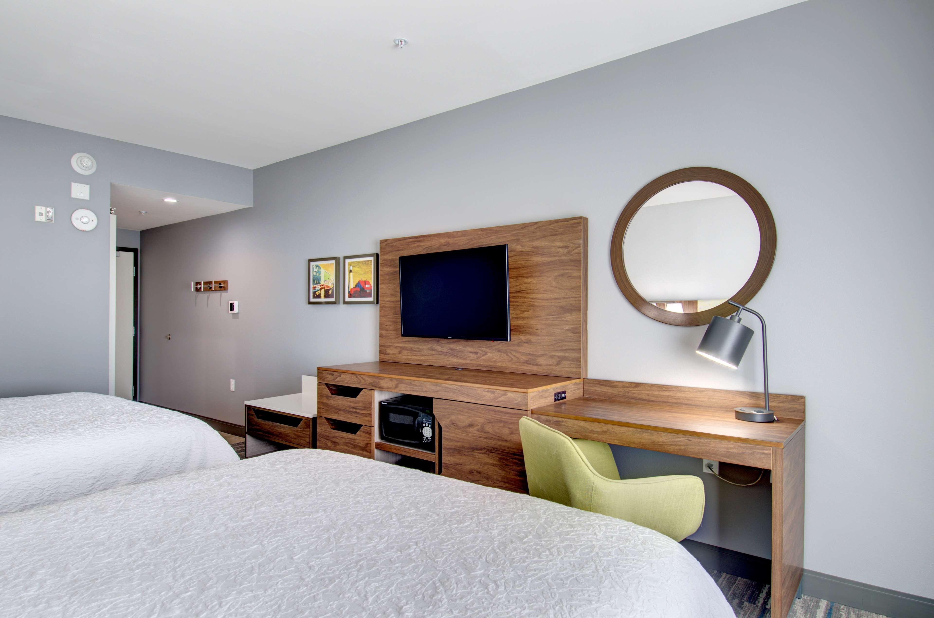 Hotel Hampton & West 3*