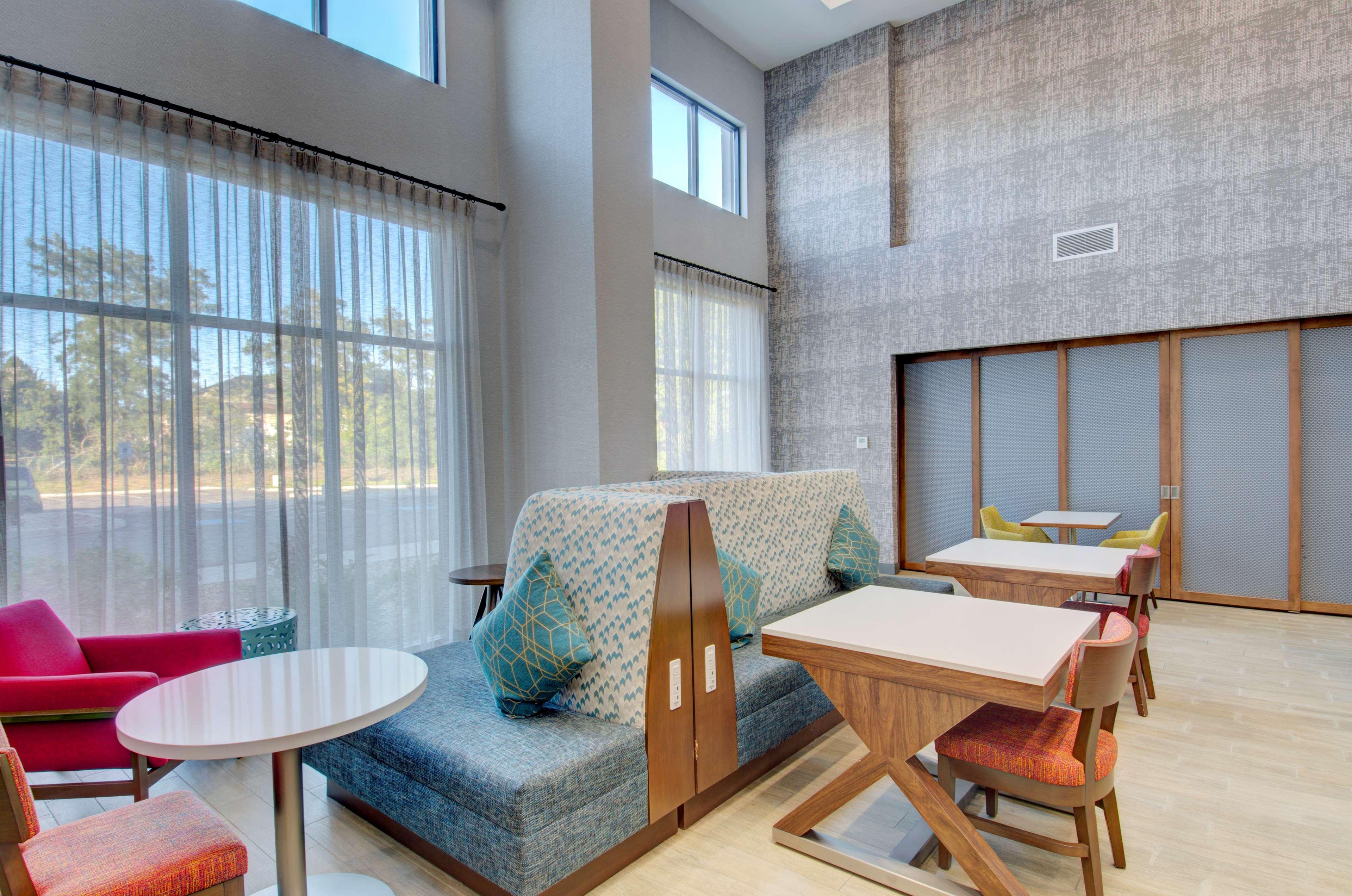 Hampton & West 3* Portland