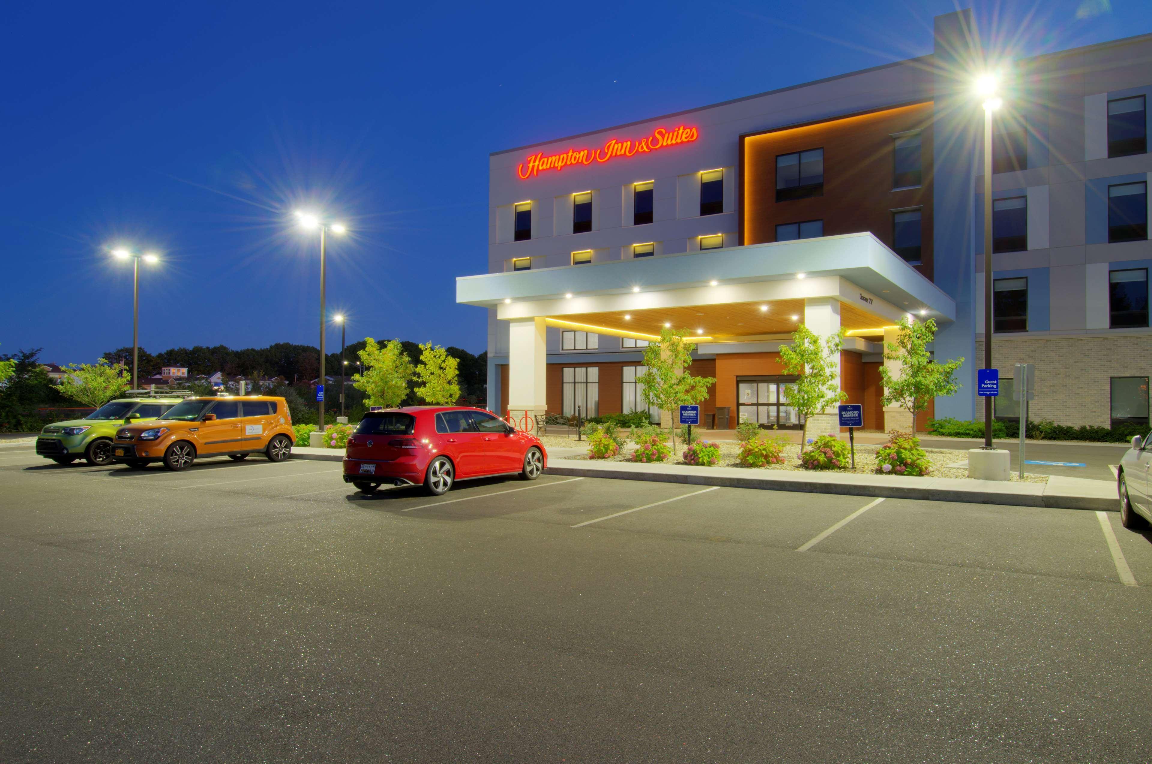 Hotel Hampton & West