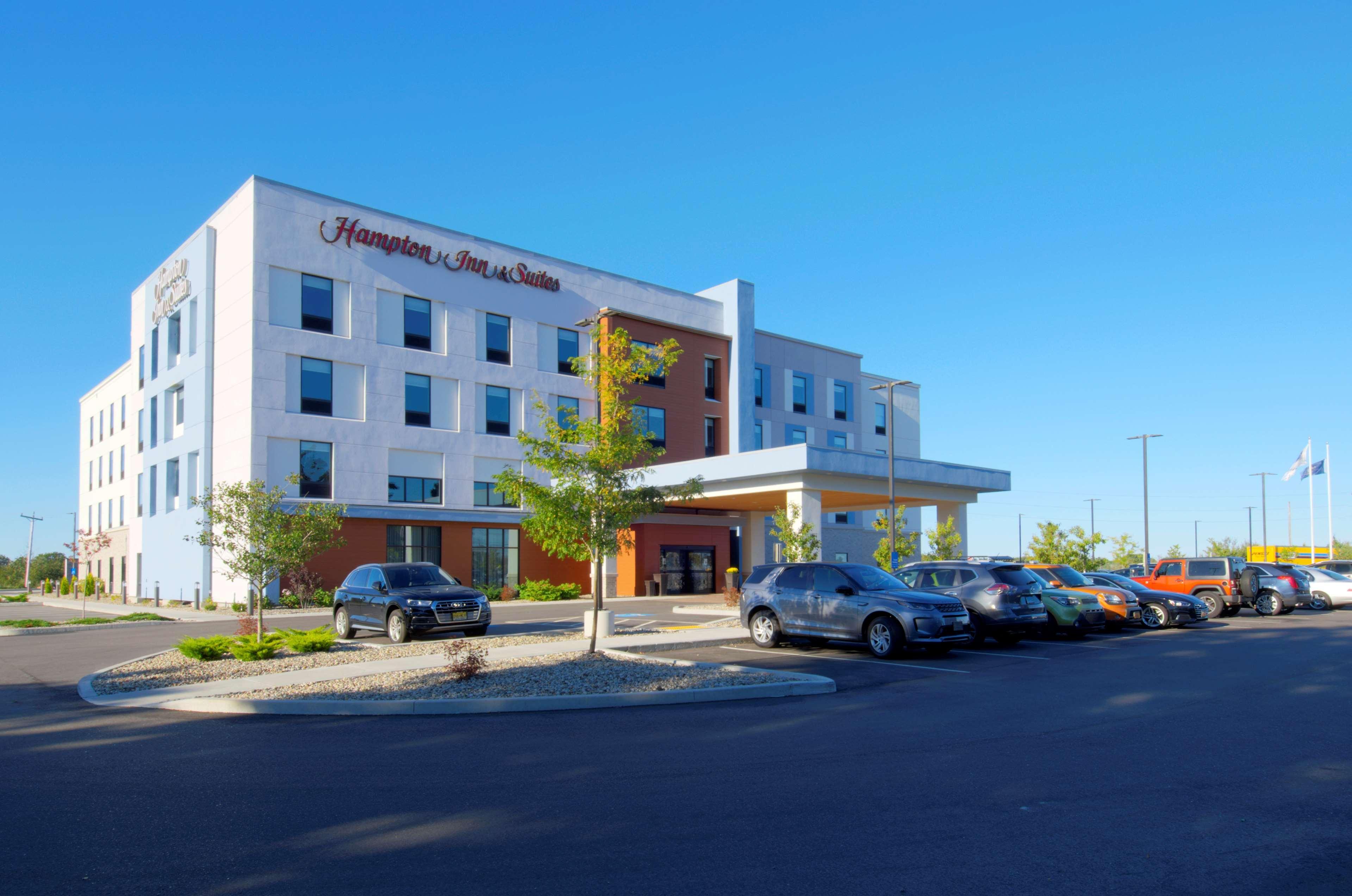 Hotel Hampton & West