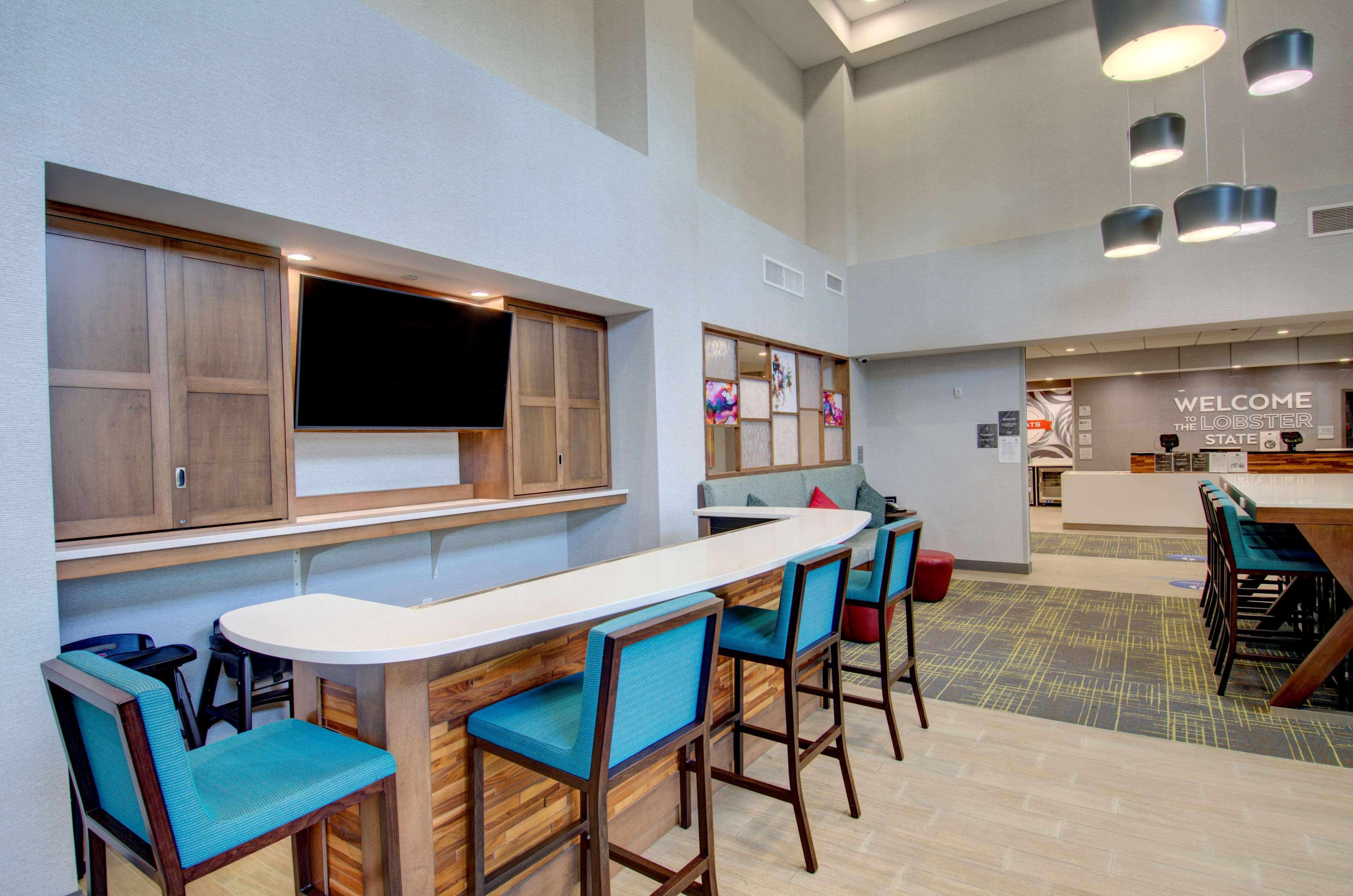 Hampton & West Hotel 3*