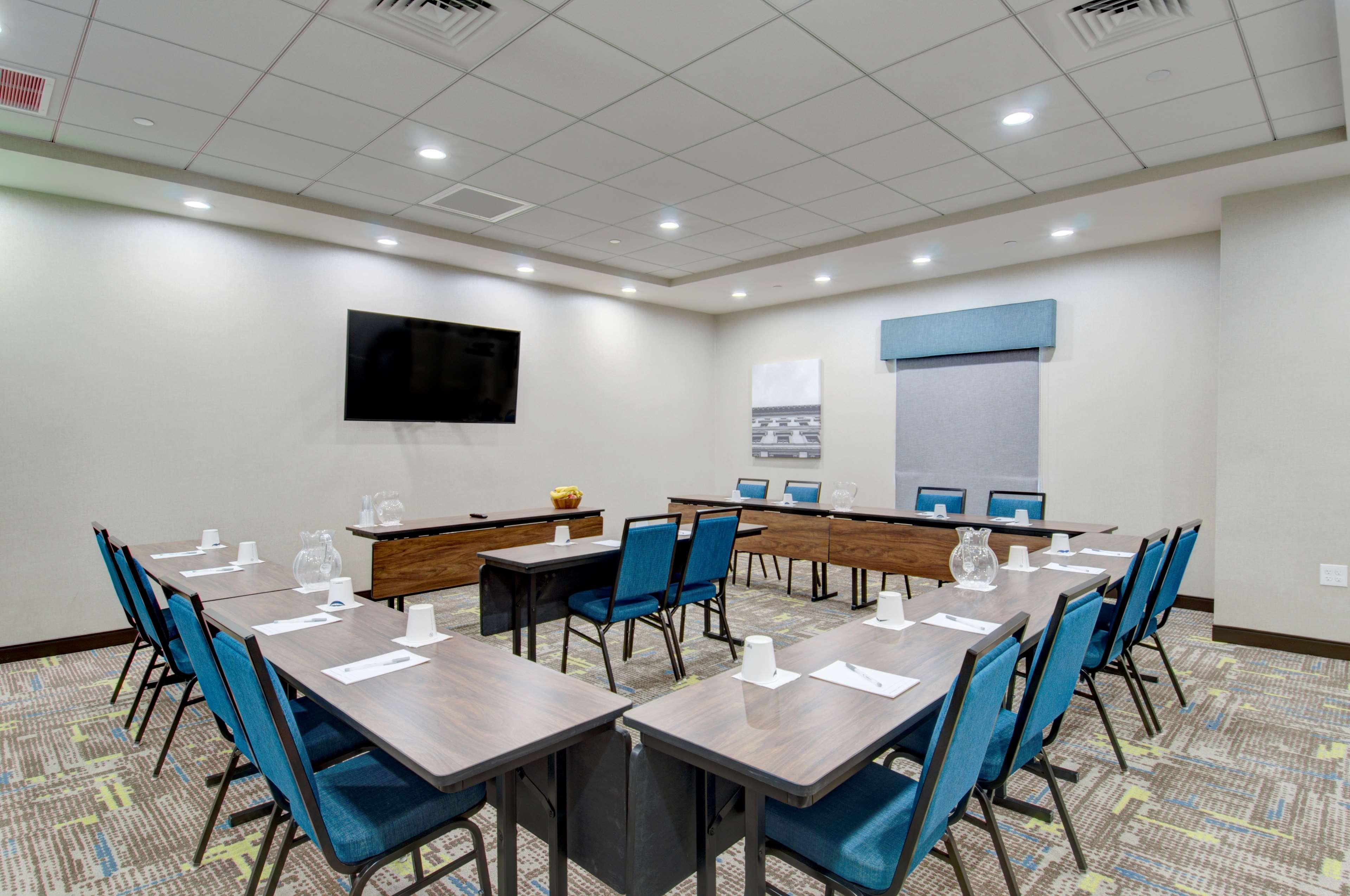 Hampton & West Hotel 3*