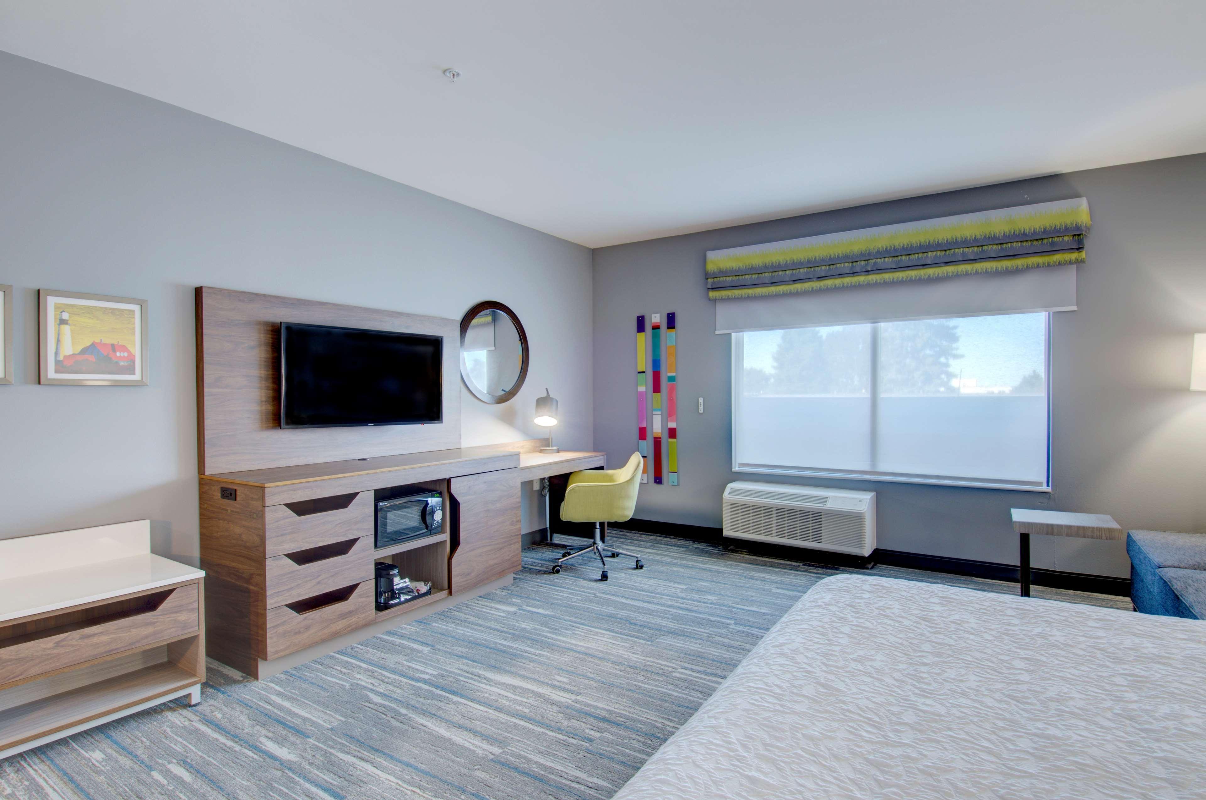 Hampton & West Hotel 3*