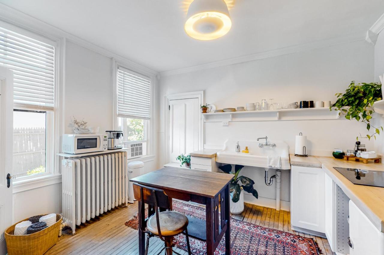 Old Port Place Apartment