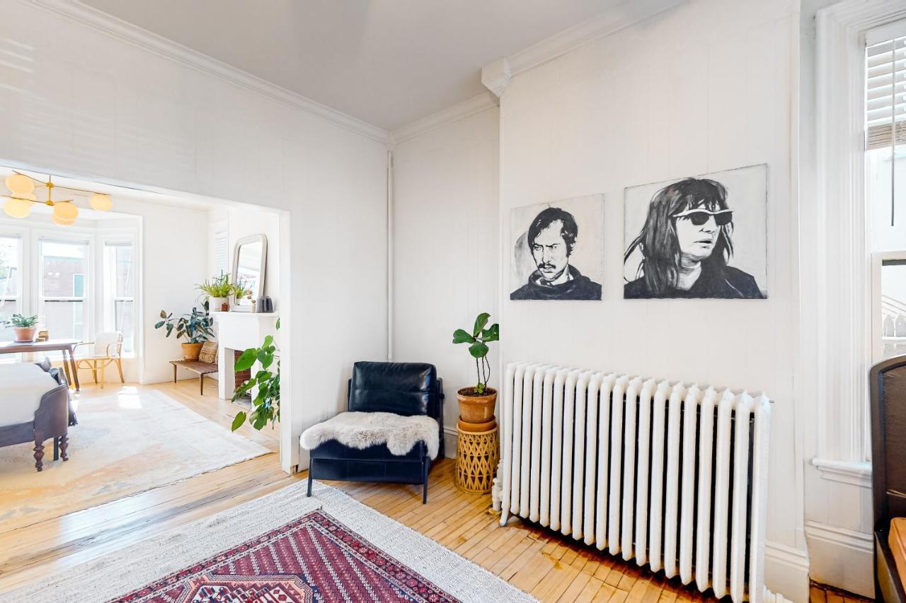 Old Port Place Apartment