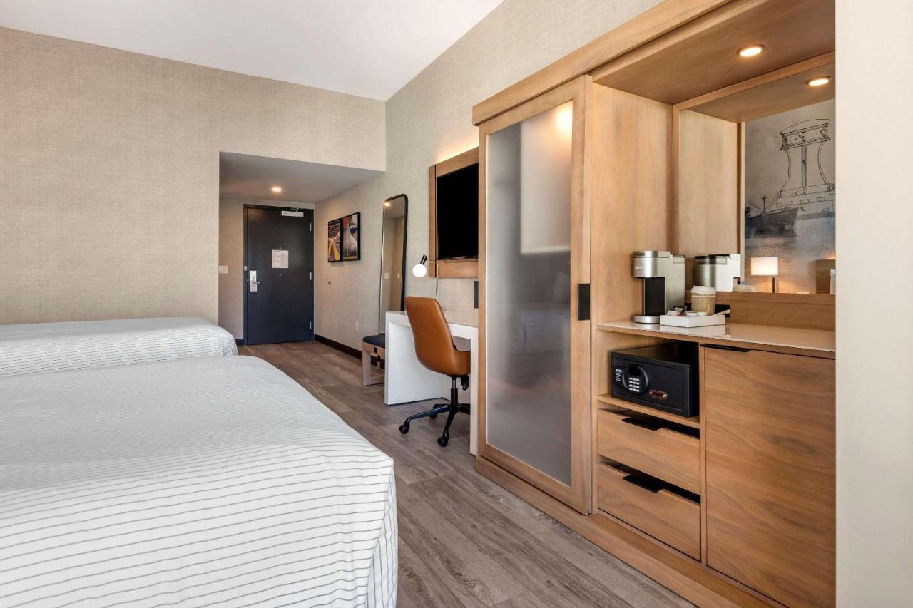 Cambria Downtown Old Port Hotel 3*