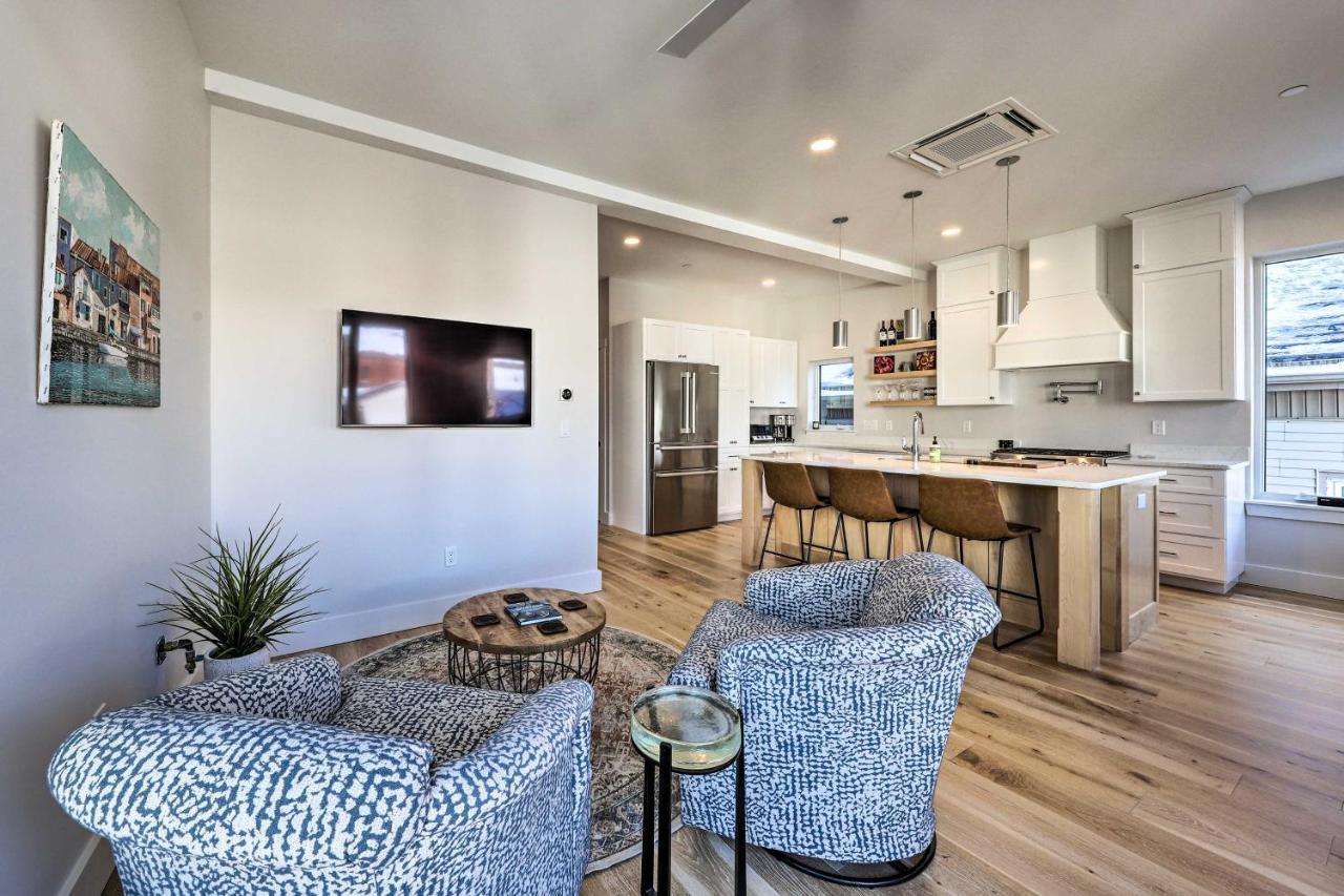 Spacious Walk Downtown! Holiday home