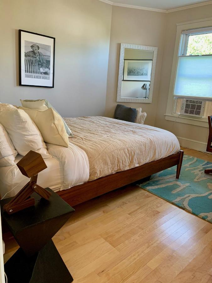 62 Views Apartment Portland