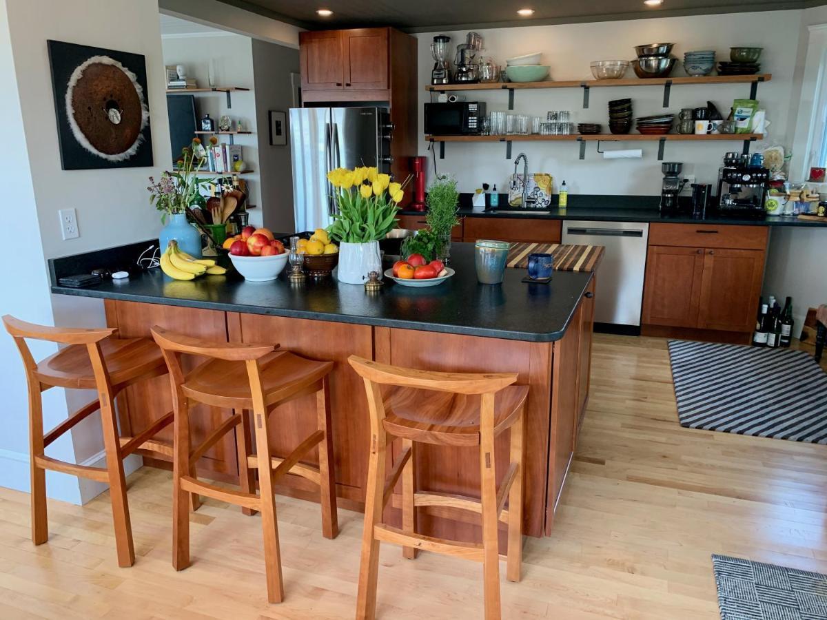 62 Views Apartment
