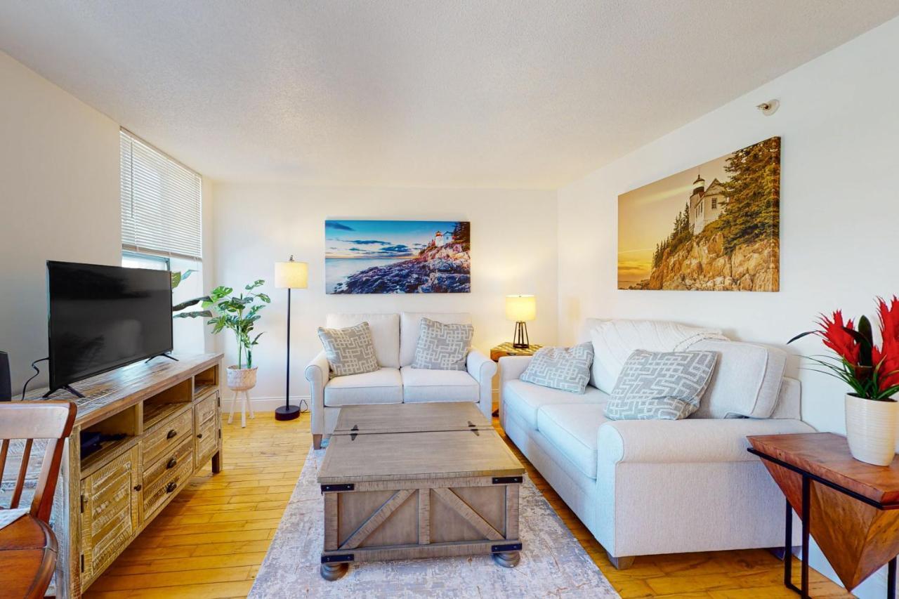 Congress Square Loft Apartment *