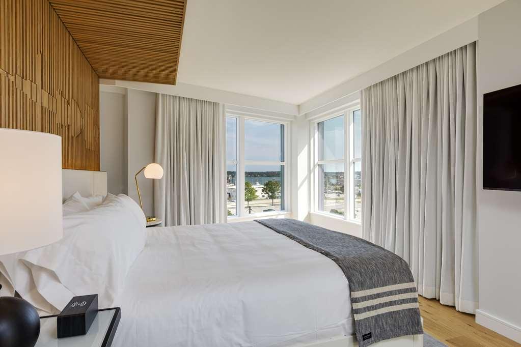 Canopy By Hilton Waterfront Hotel 4*