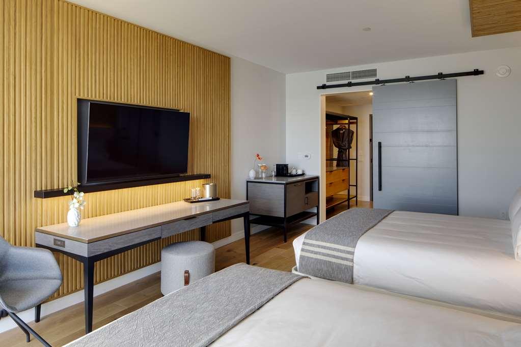 Canopy By Hilton Waterfront Hotel 4*