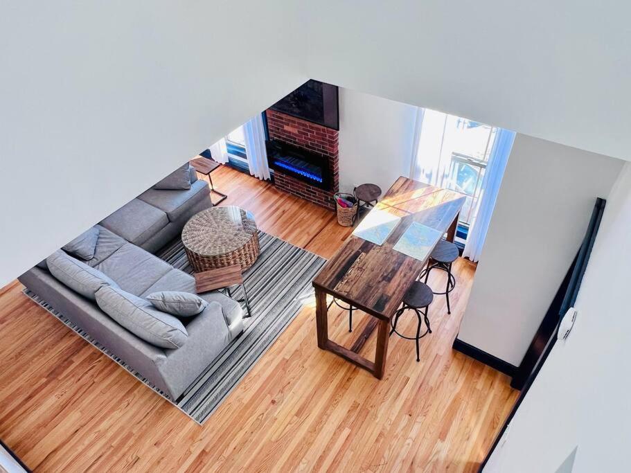 Apartment Host Your Group - West End Sea Captain