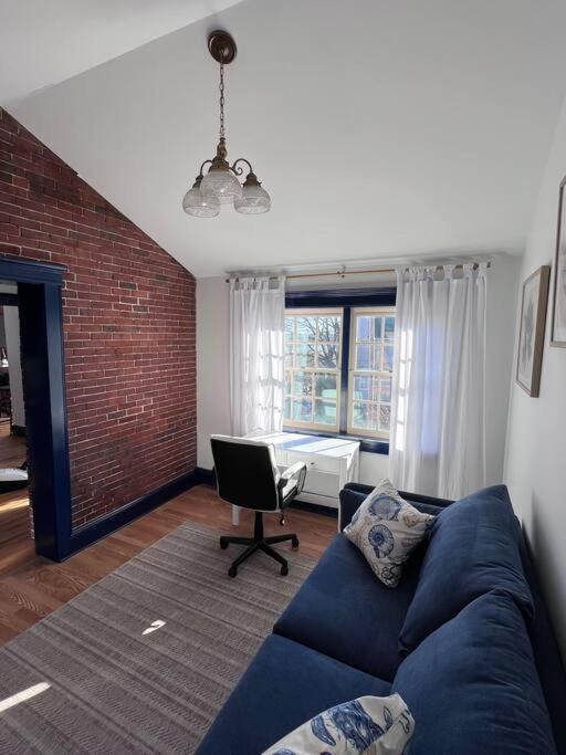 Apartment Host Your Group - West End Sea Captain