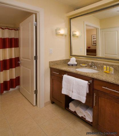 Hotel Downtown Waterfront 3*