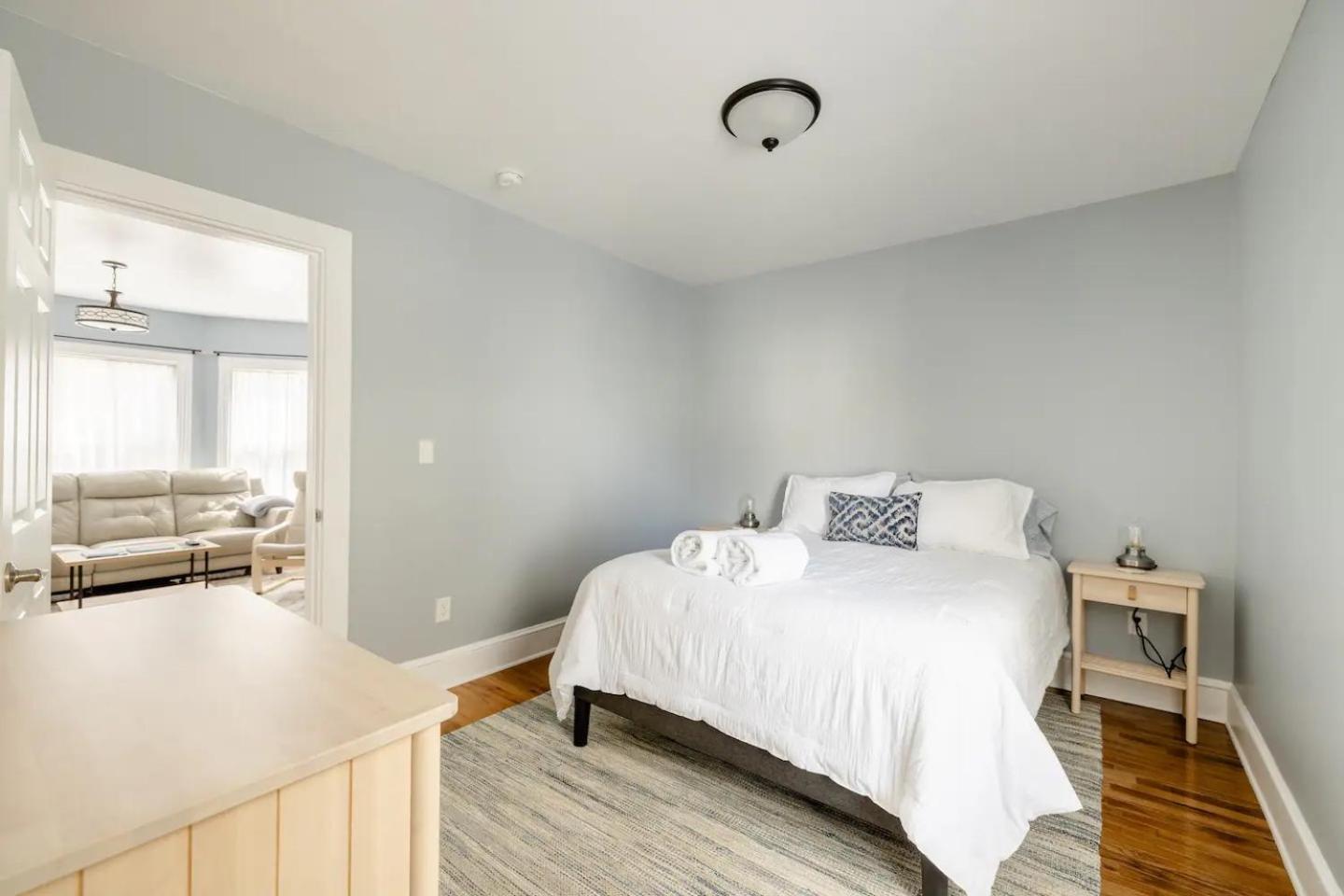 Bright Spacious - 2 Bedroom 2 Ba Apartment Portland