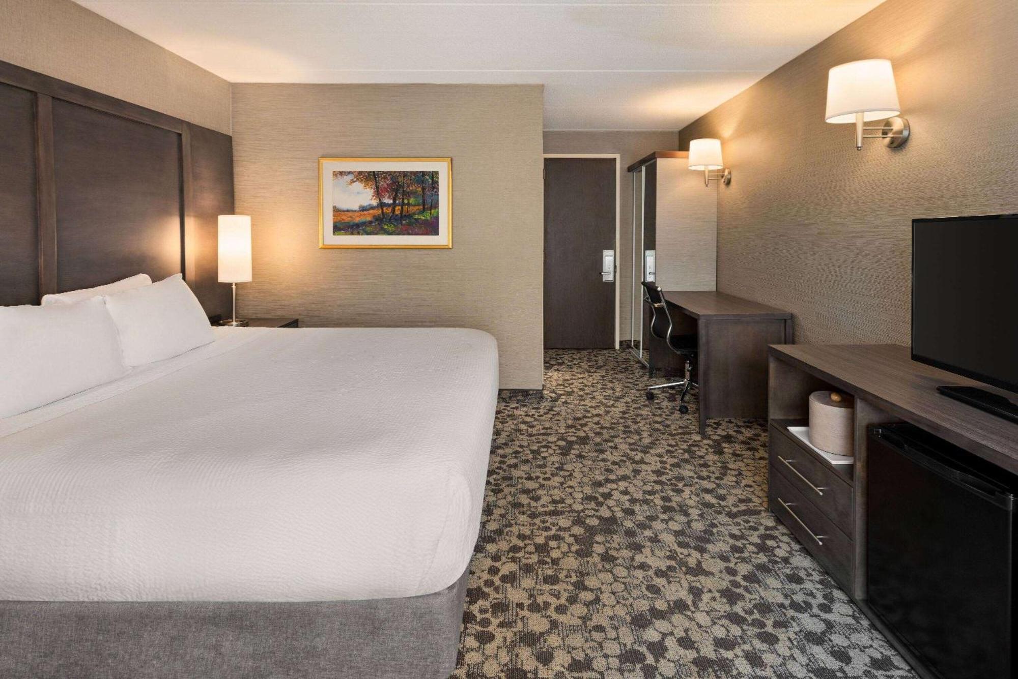 Ramada Plaza By Wyndham Hotel 3*