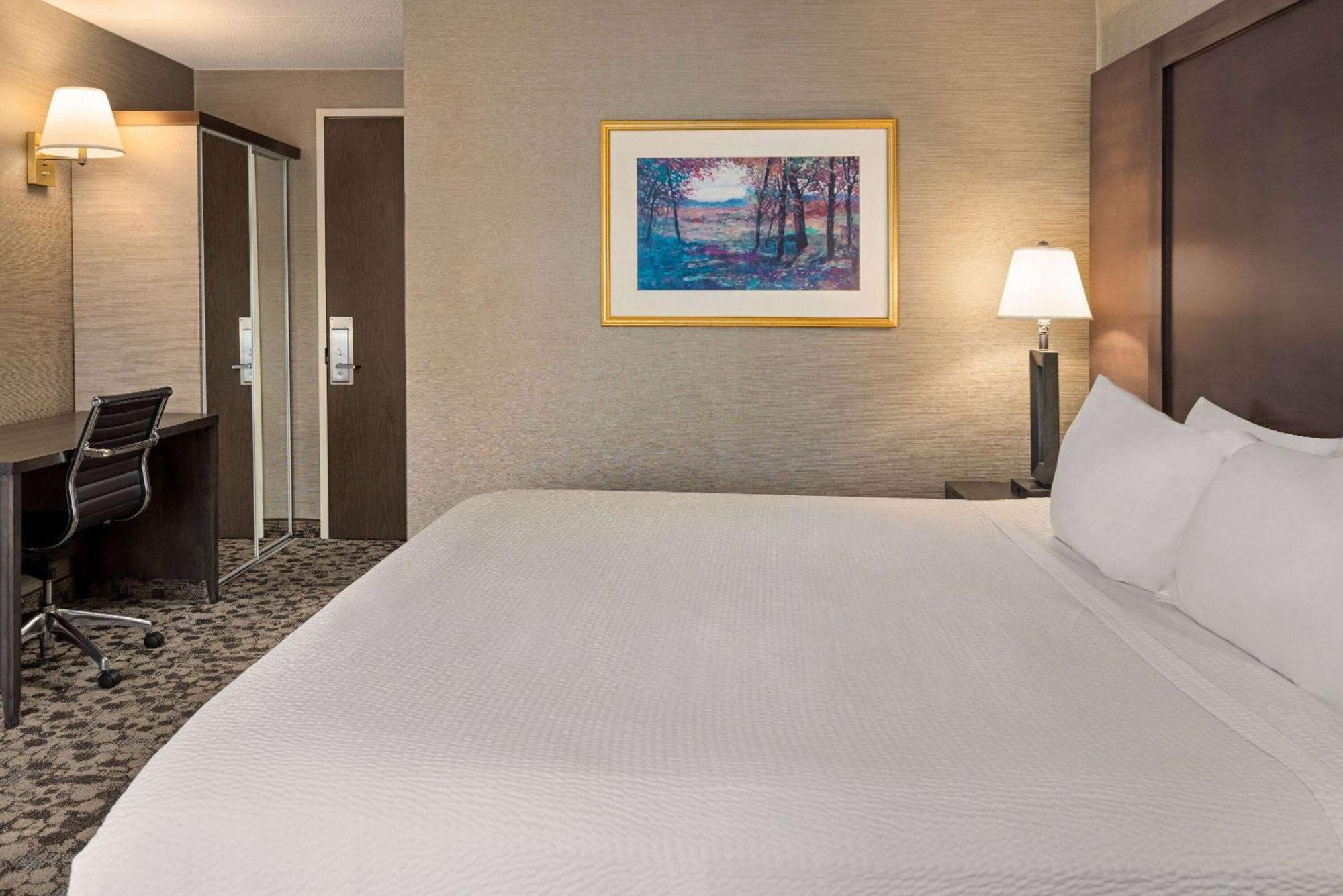 Hotel Ramada Plaza By Wyndham 3*