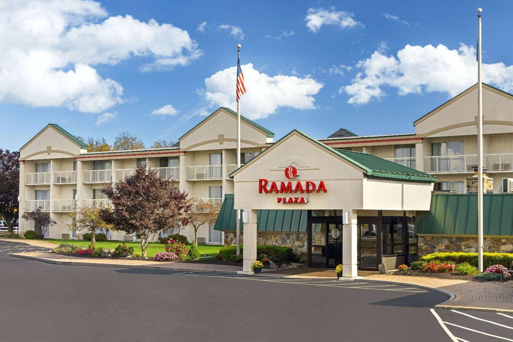 Hotel Ramada Plaza By Wyndham