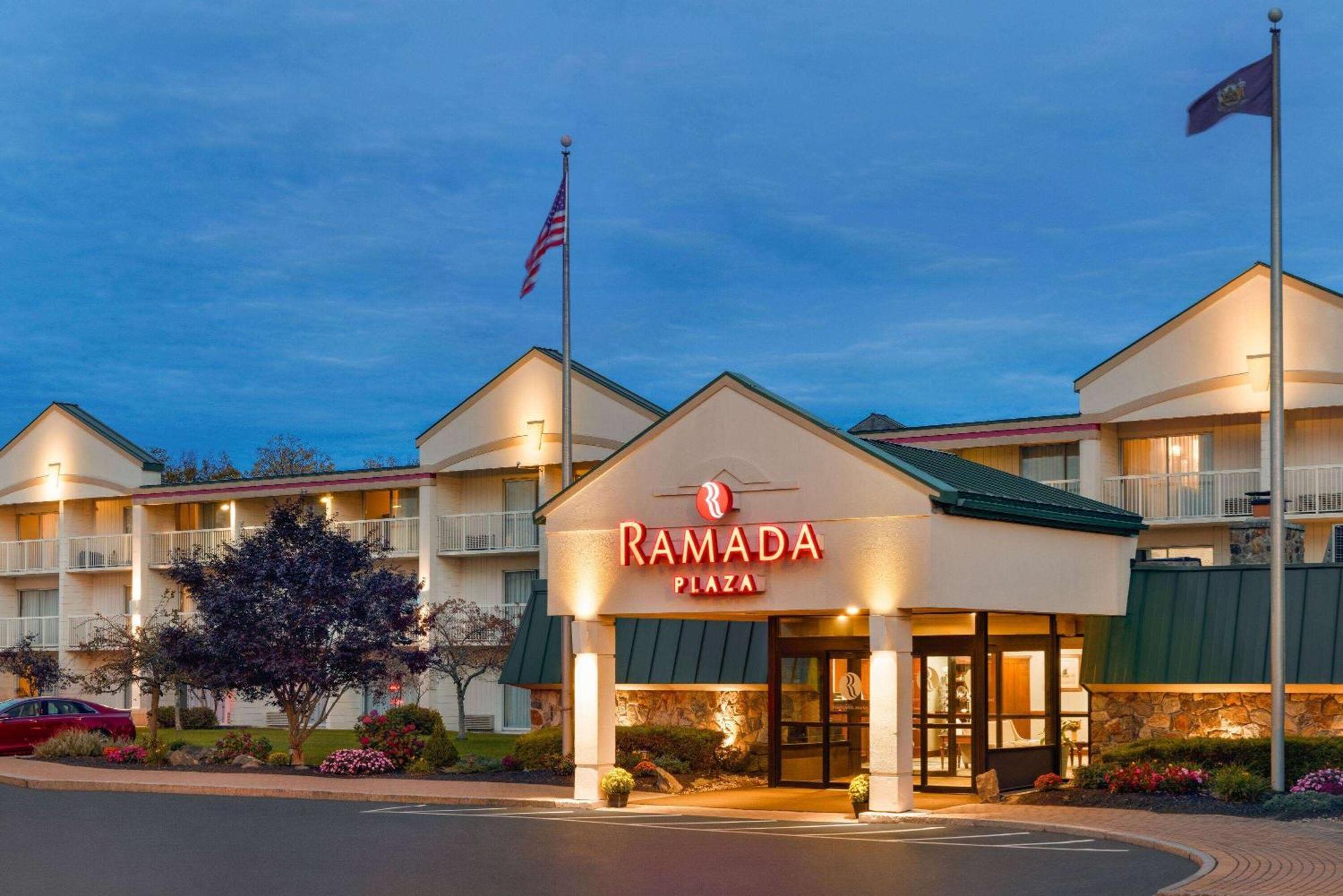 Hotel Ramada Plaza By Wyndham 3*
