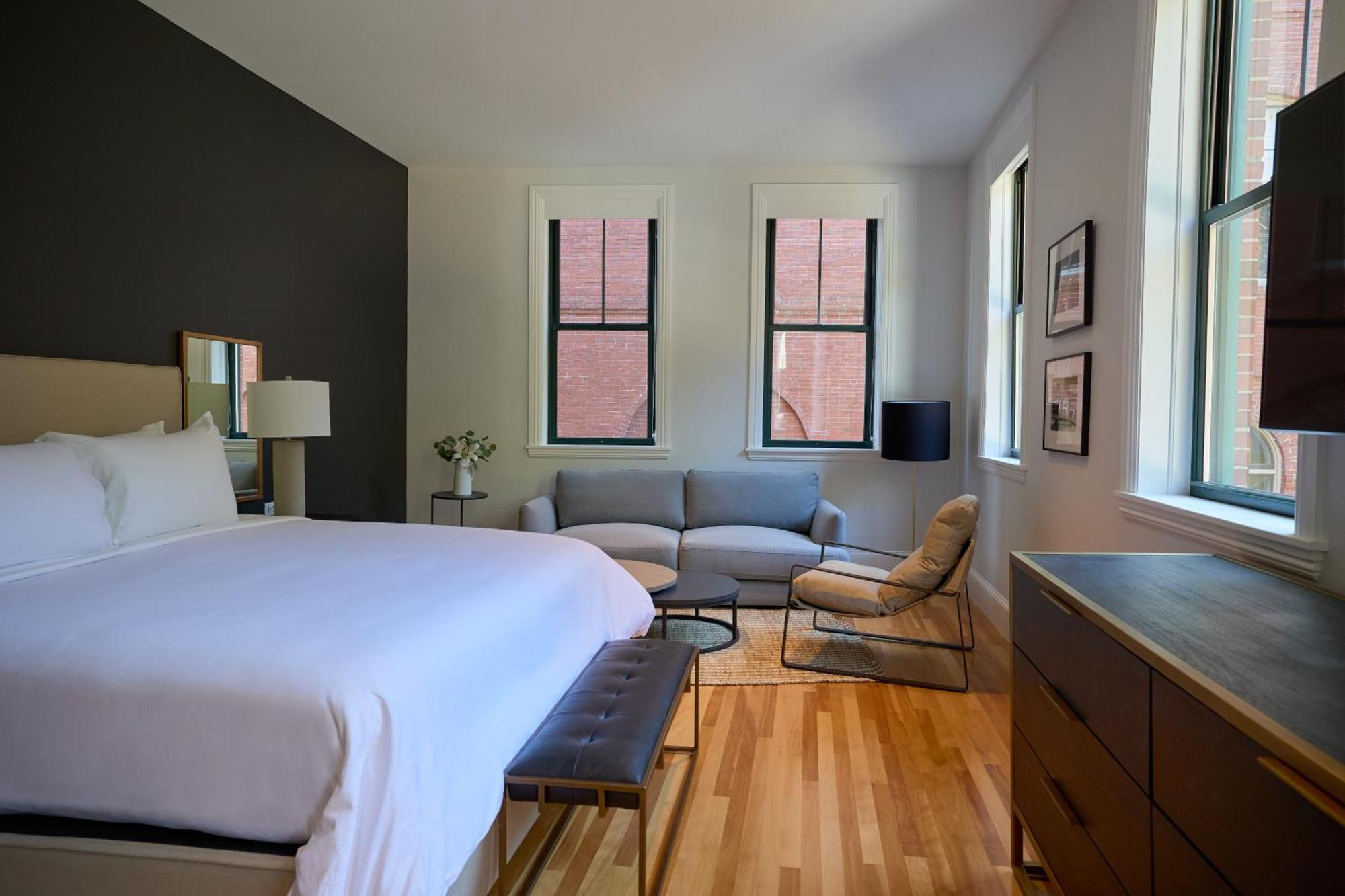 The Docent's Collection Aparthotel