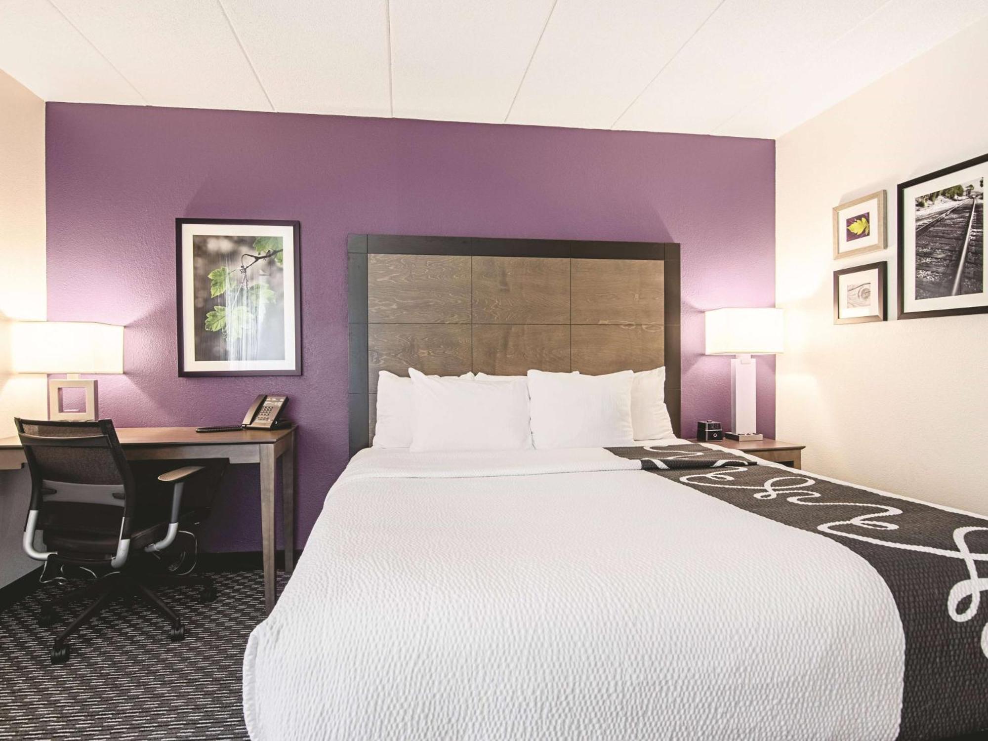 La Quinta By Wyndham Hotel