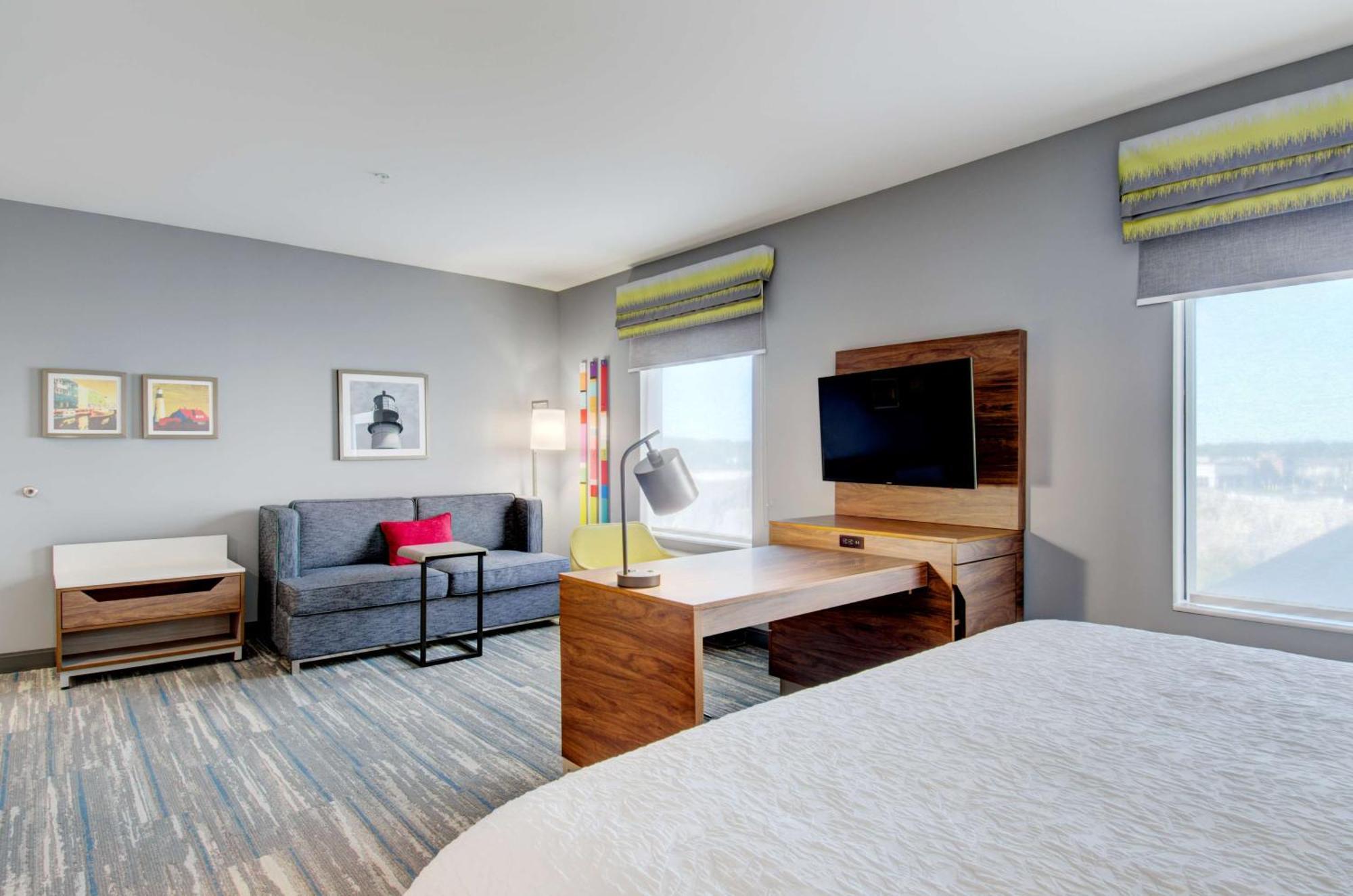 Hotel Hampton & West