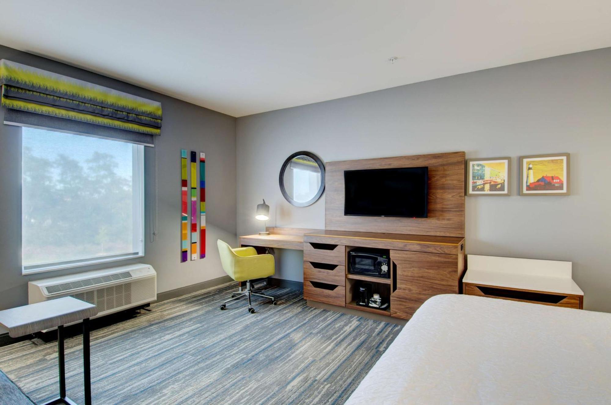 Hampton & West Hotel