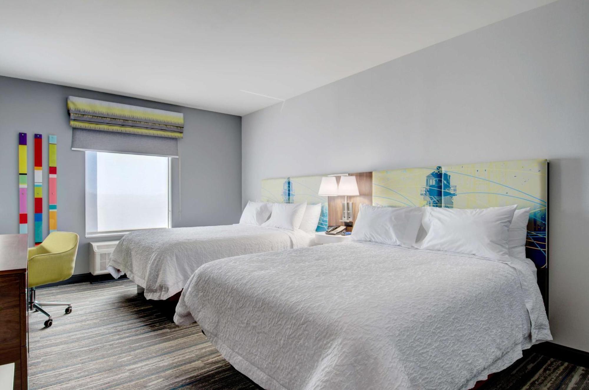 Hotel Hampton & West