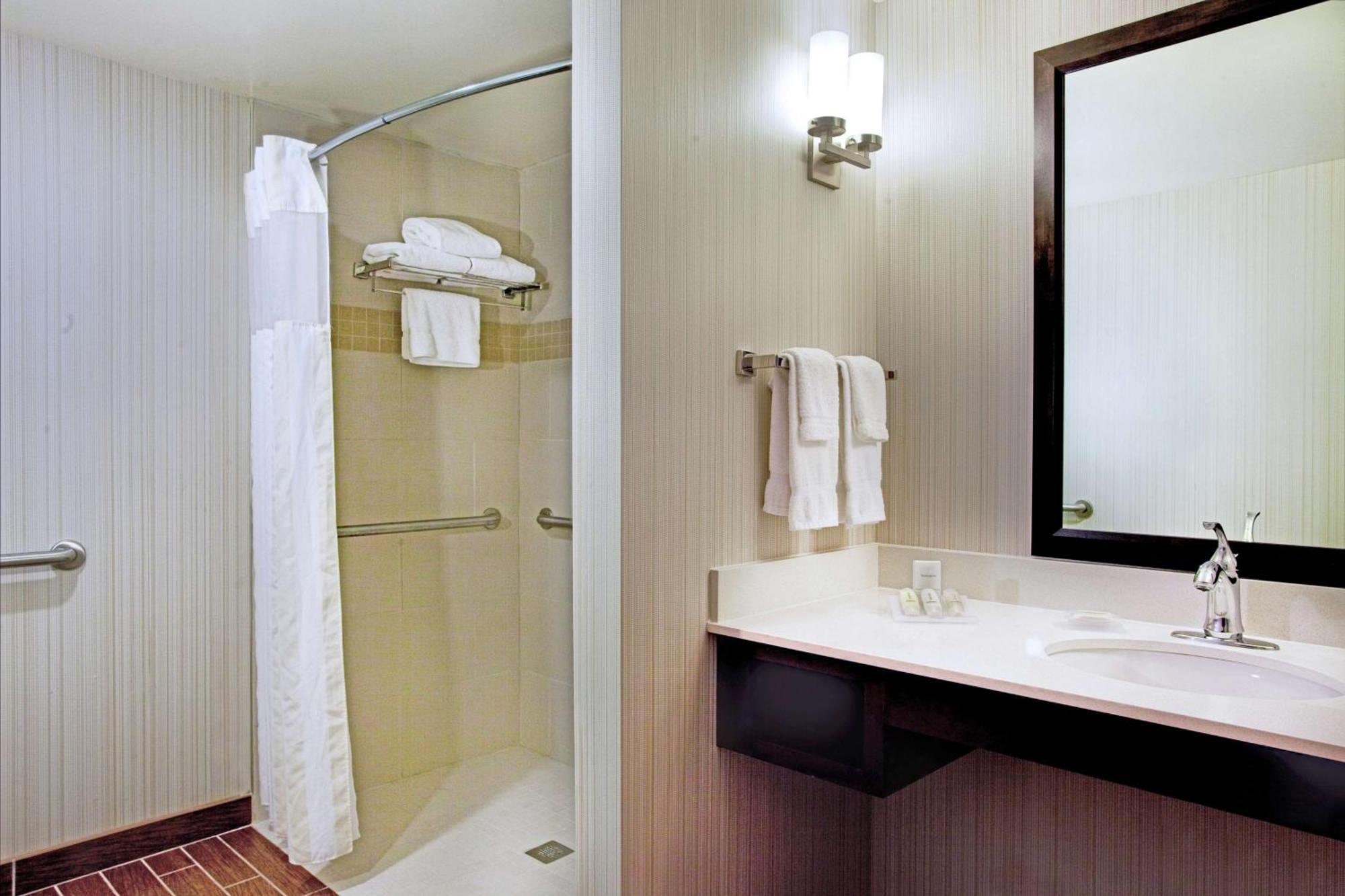 Hotel Hilton Garden Airport