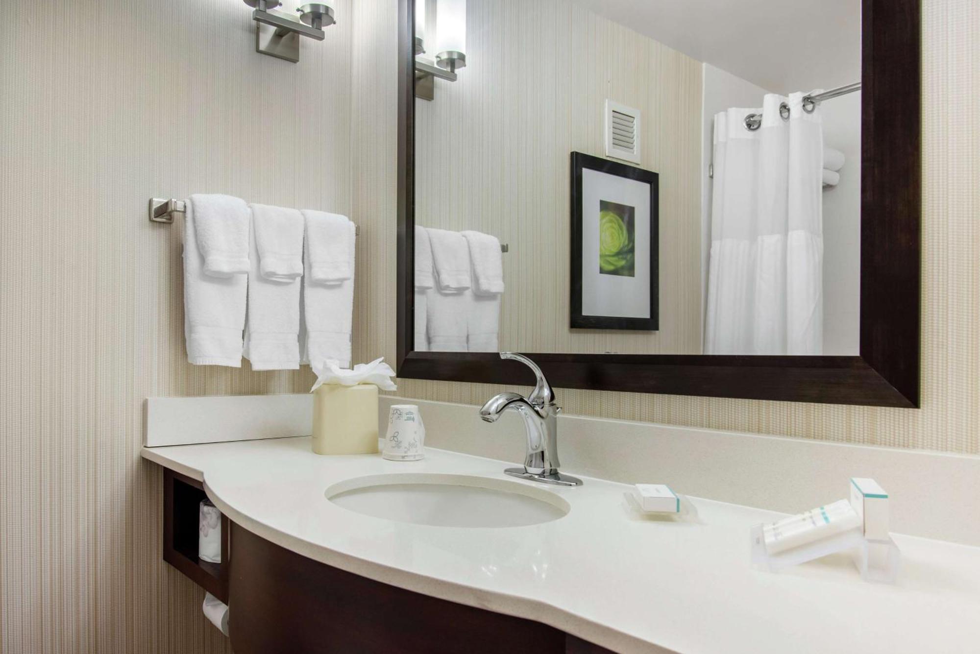 Hotel Hilton Garden Airport 3*
