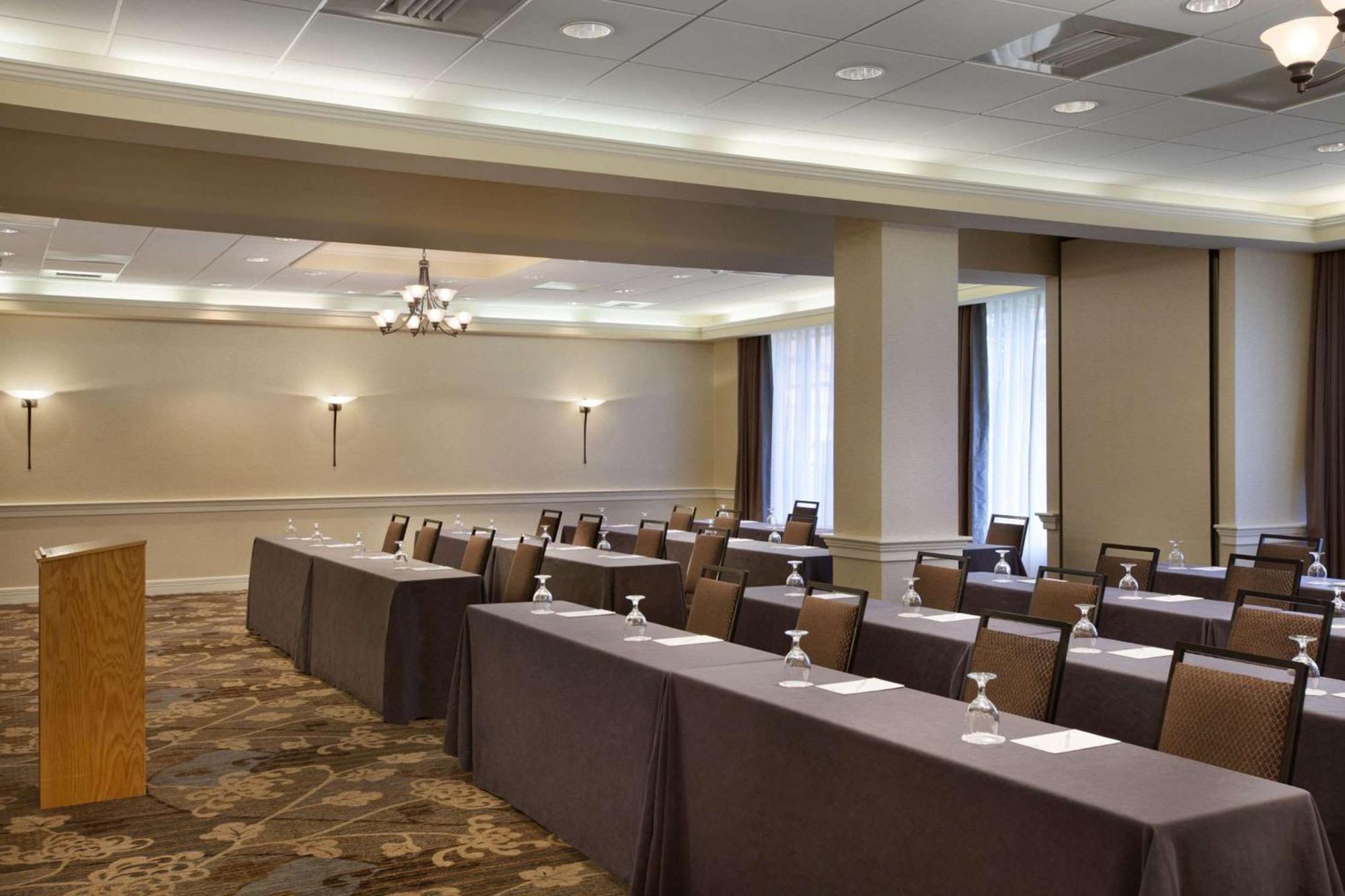 Embassy By Hilton Maine Hotel 4*