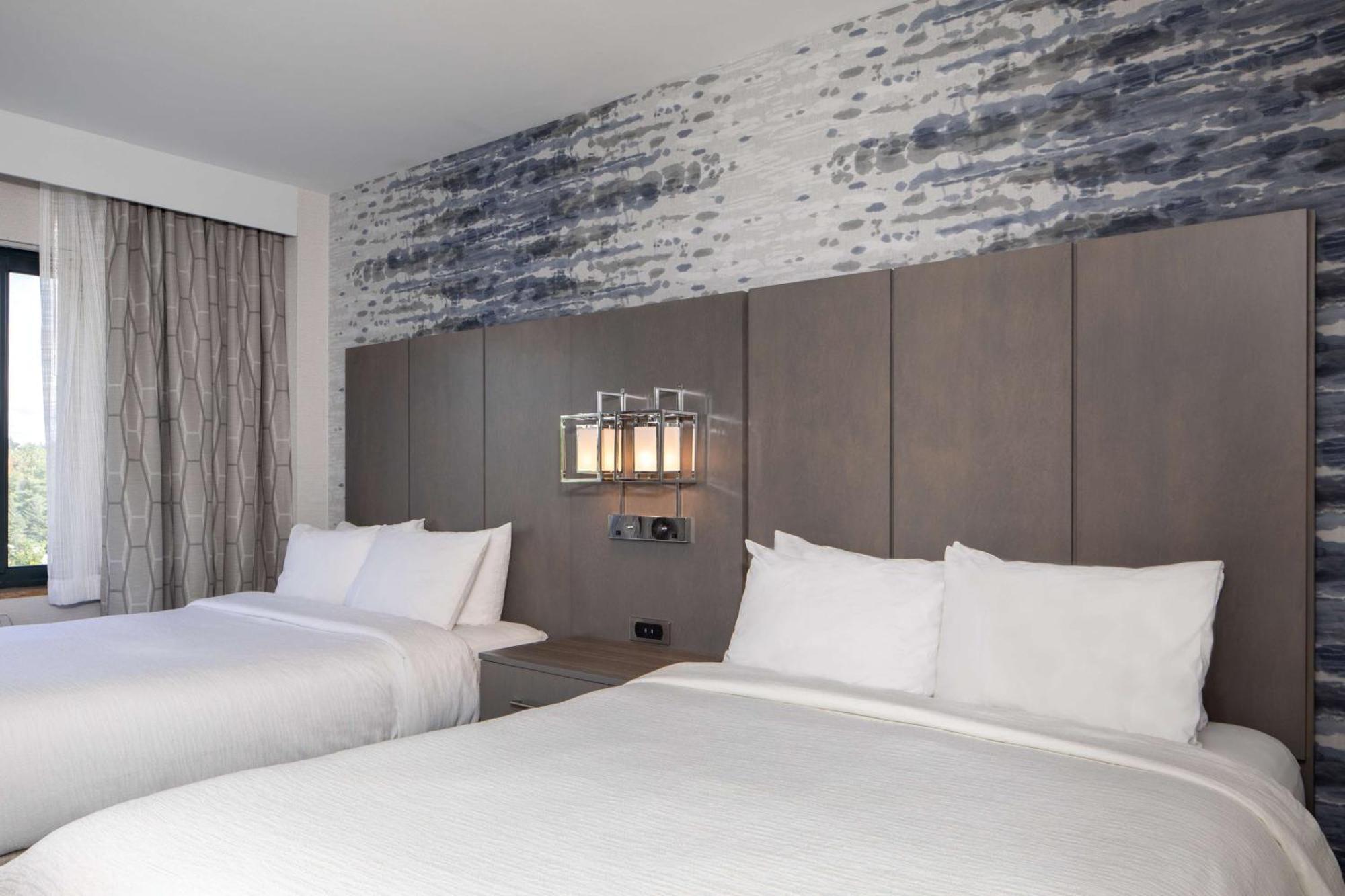 Hotel Embassy By Hilton Maine