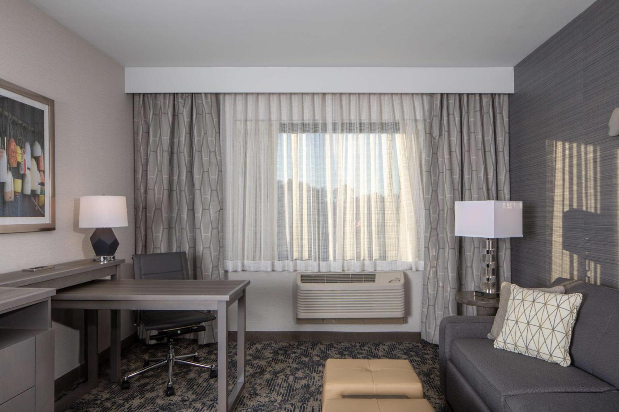 Embassy By Hilton Maine 4*