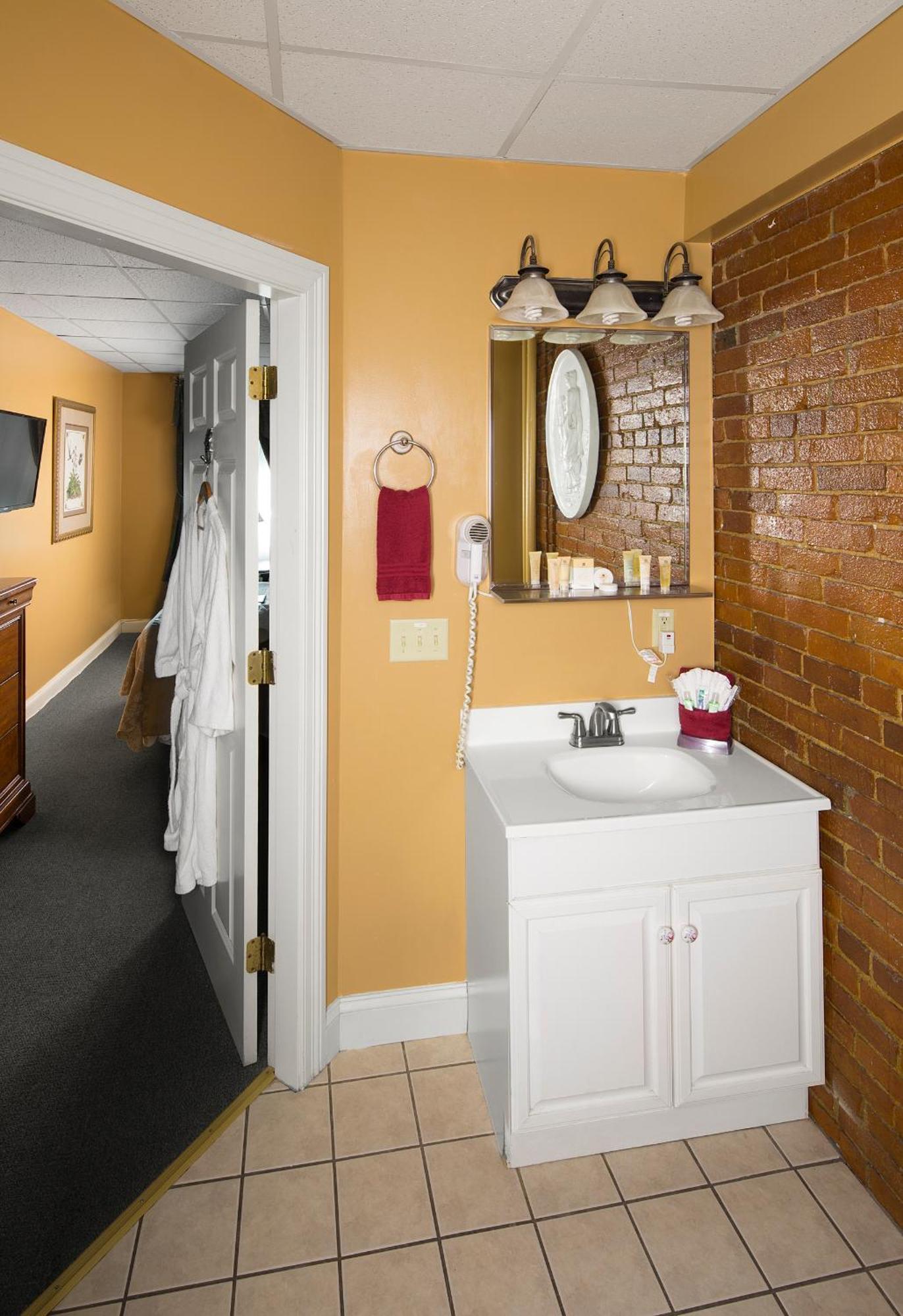 At St John In-town Inn 3*